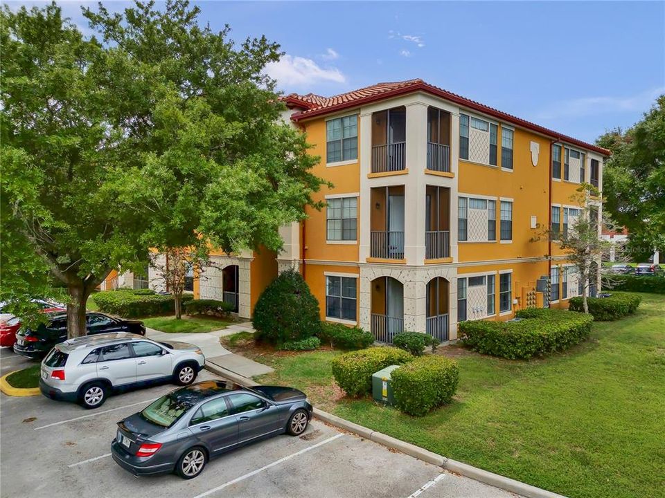 For Rent: $1,450 (1 beds, 1 baths, 750 Square Feet)