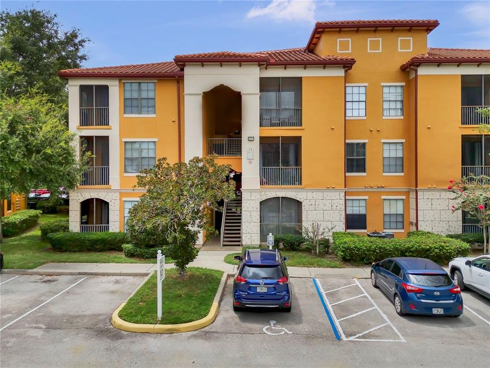 For Rent: $1,450 (1 beds, 1 baths, 750 Square Feet)