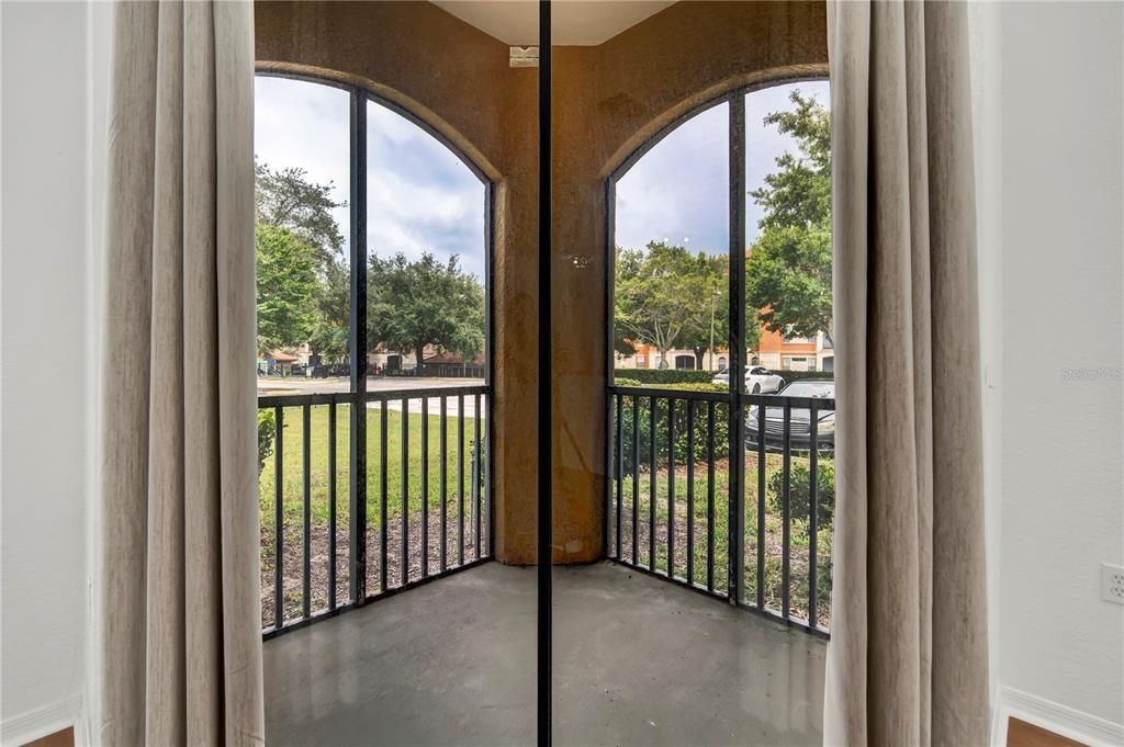 For Rent: $1,450 (1 beds, 1 baths, 750 Square Feet)