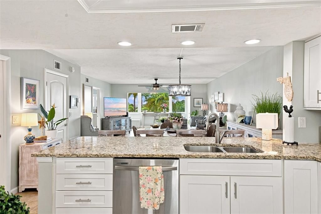 For Rent: $2,500 (2 beds, 2 baths, 1422 Square Feet)