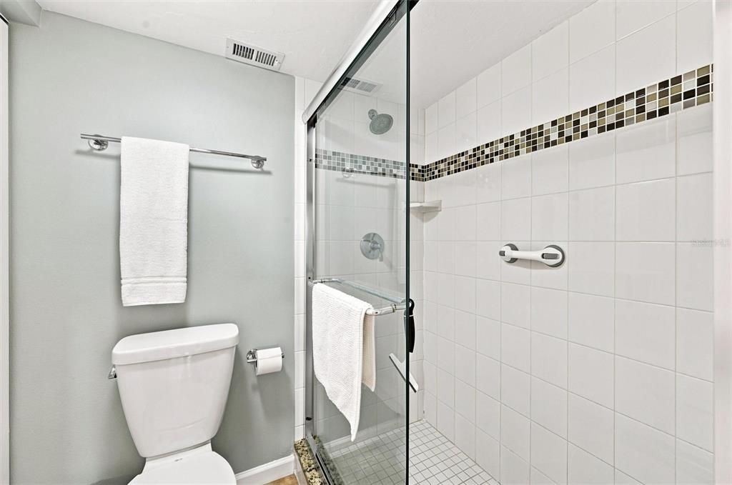 For Rent: $2,500 (2 beds, 2 baths, 1422 Square Feet)