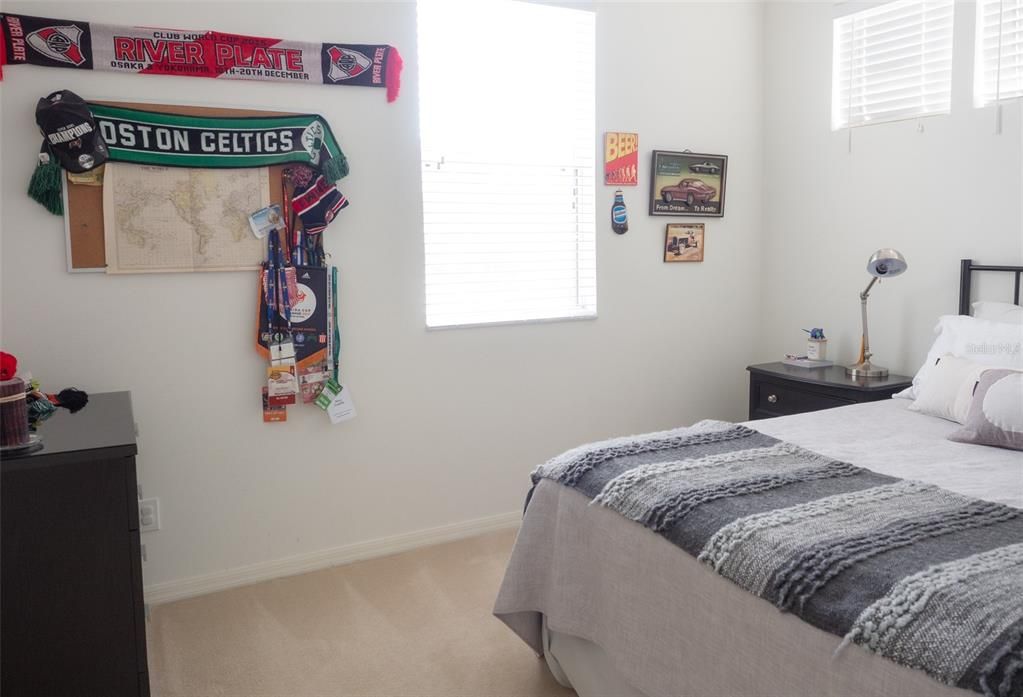 Activo con contrato: $399,000 (4 camas, 2 baños, 1795 Pies cuadrados)