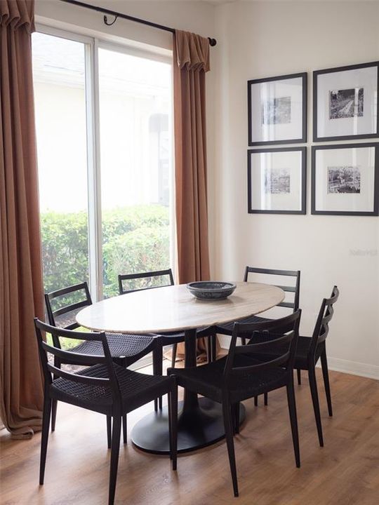 Activo con contrato: $399,000 (4 camas, 2 baños, 1795 Pies cuadrados)