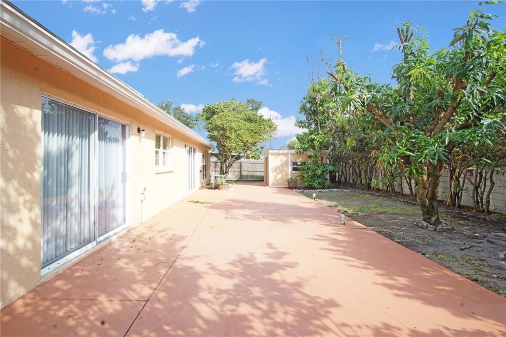 For Rent: $2,495 (3 beds, 2 baths, 1866 Square Feet)