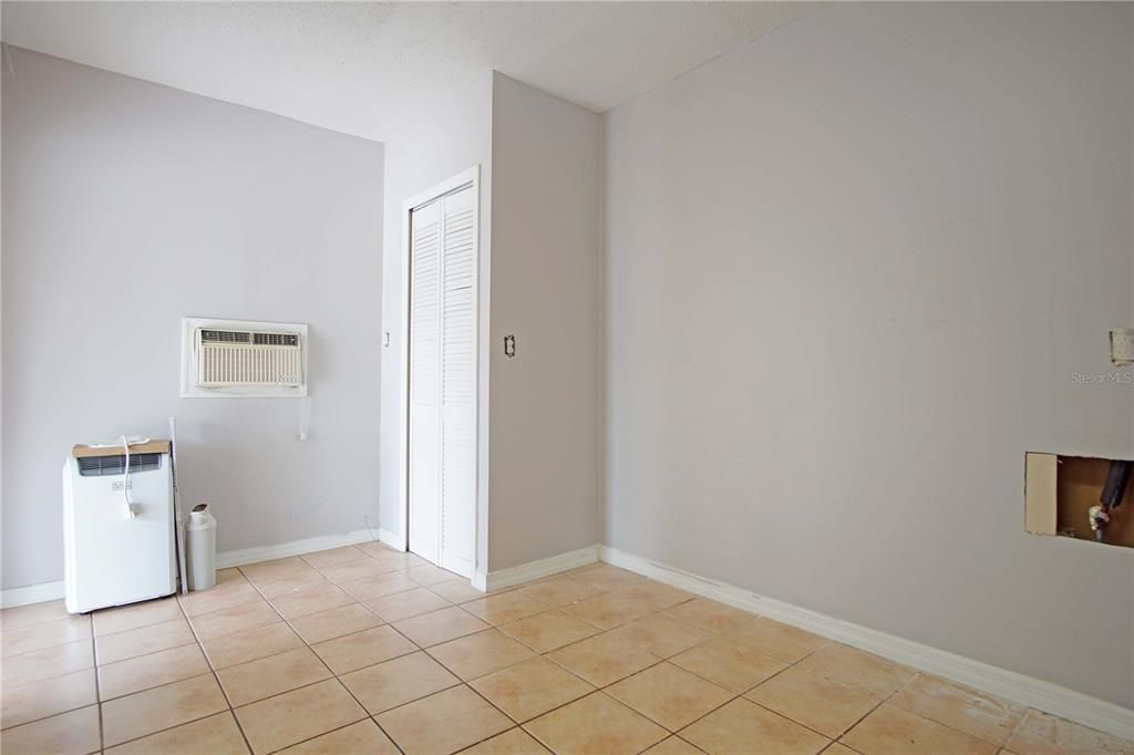 For Rent: $2,495 (3 beds, 2 baths, 1866 Square Feet)