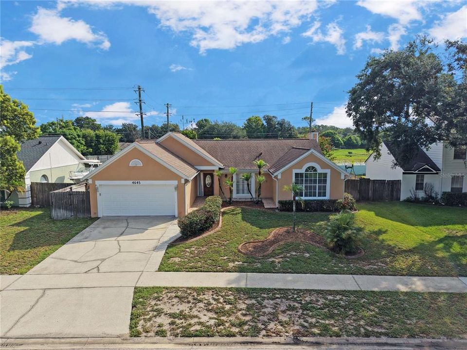 For Rent: $2,495 (3 beds, 2 baths, 1866 Square Feet)