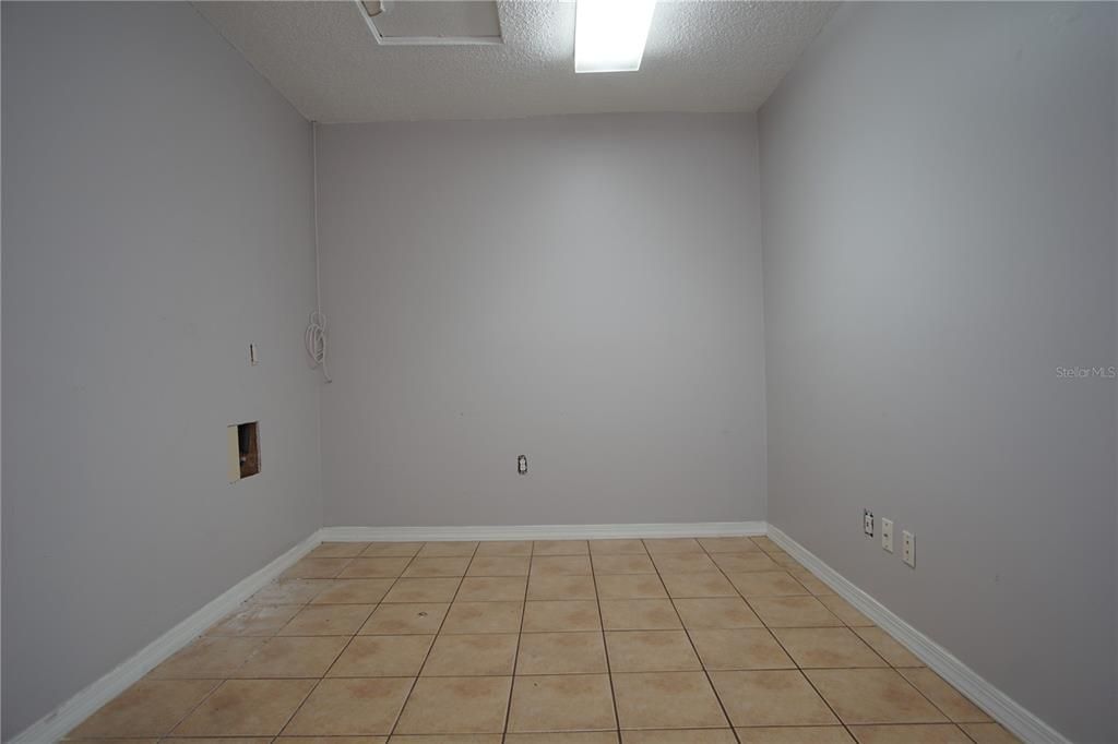 For Rent: $2,495 (3 beds, 2 baths, 1866 Square Feet)
