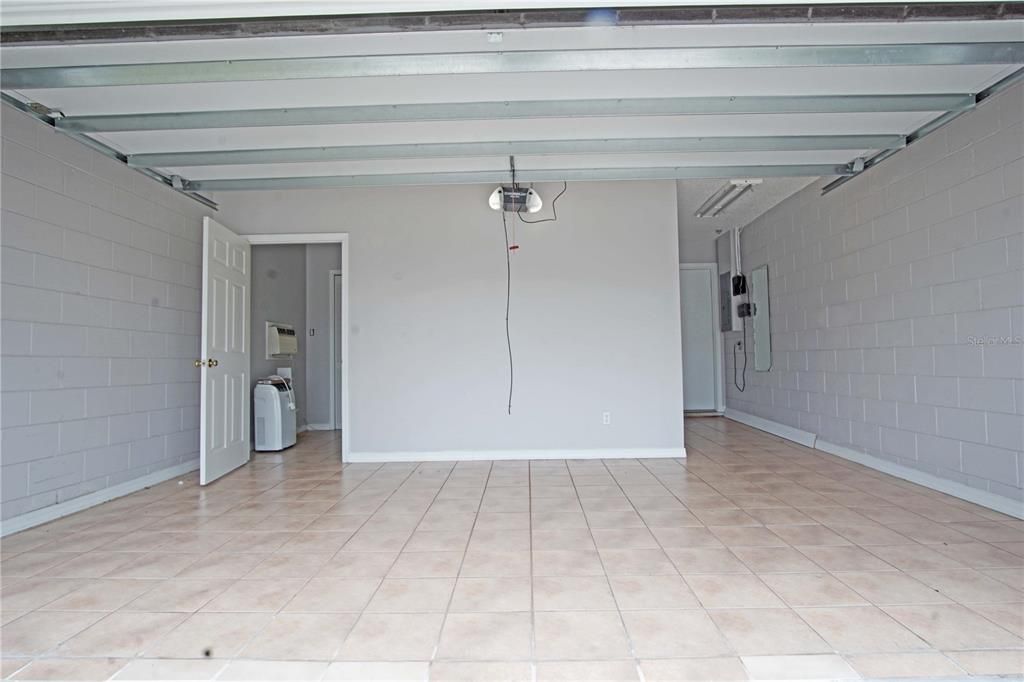 For Rent: $2,495 (3 beds, 2 baths, 1866 Square Feet)