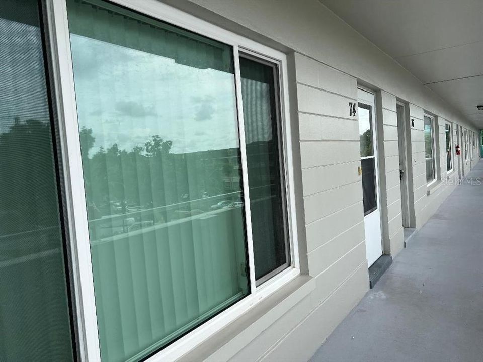 For Sale: $115,900 (1 beds, 1 baths, 825 Square Feet)