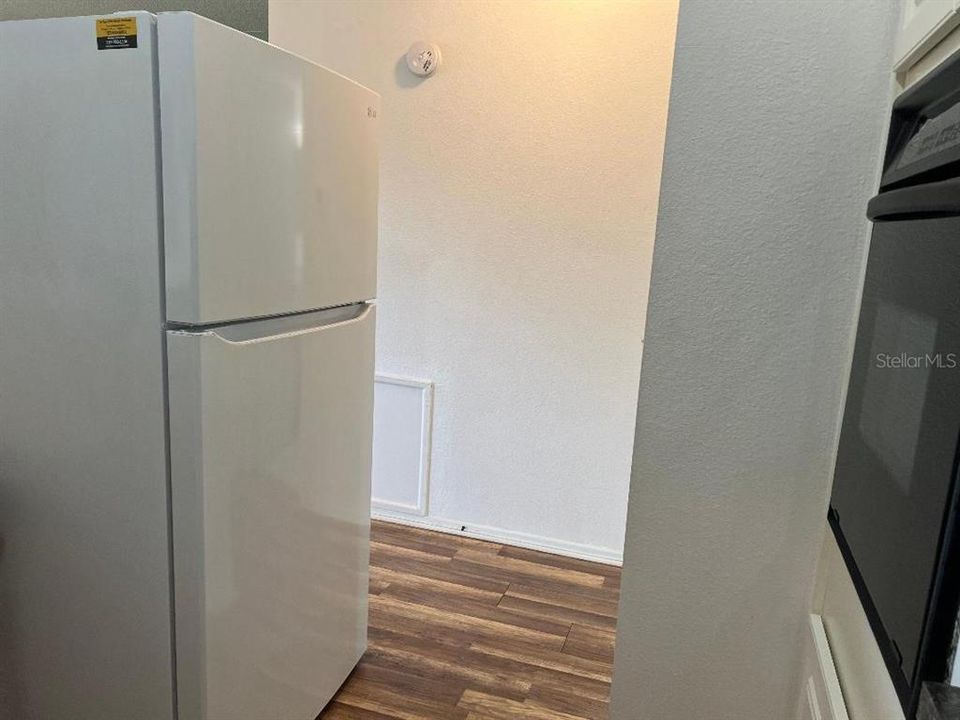 For Sale: $115,900 (1 beds, 1 baths, 825 Square Feet)