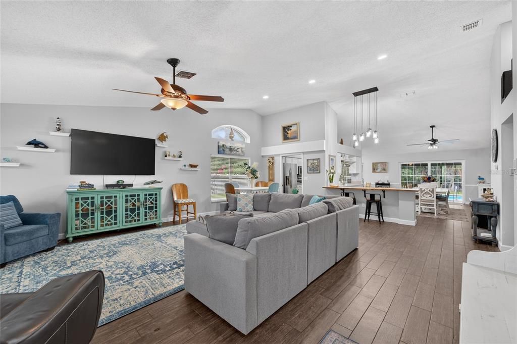 For Sale: $589,000 (3 beds, 2 baths, 2249 Square Feet)