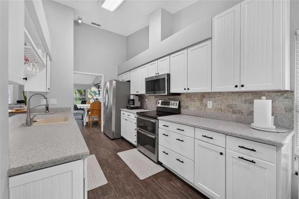 For Sale: $589,000 (3 beds, 2 baths, 2249 Square Feet)