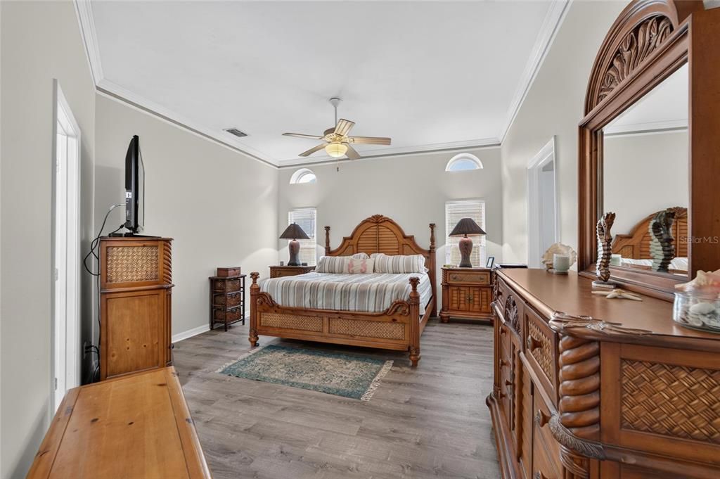 For Sale: $589,000 (3 beds, 2 baths, 2249 Square Feet)