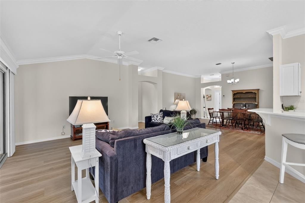 En Venta: $500,000 (3 camas, 2 baños, 2029 Pies cuadrados)