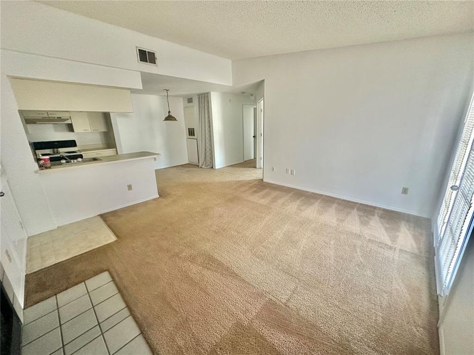 На продажу: $188,000 (2 спален, 1 ванн, 810 Квадратных фут)