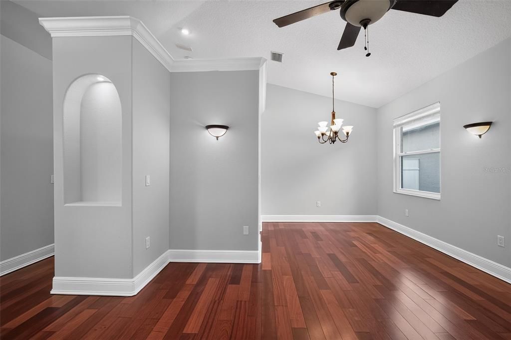 Activo con contrato: $380,000 (3 camas, 2 baños, 1530 Pies cuadrados)