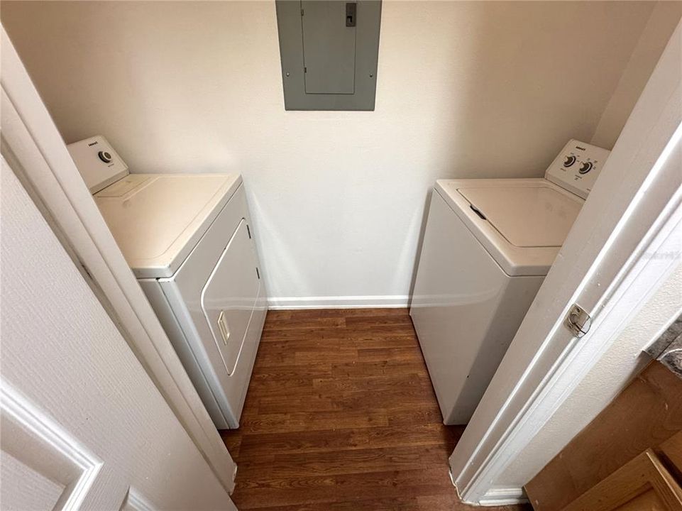 For Sale: $209,000 (2 beds, 2 baths, 1088 Square Feet)