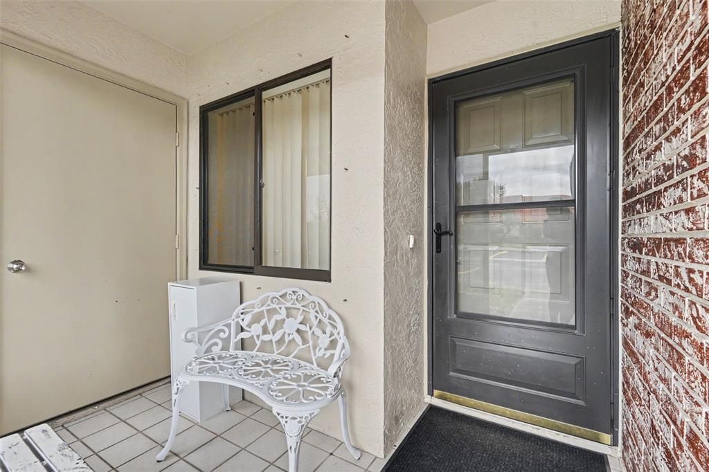 For Sale: $209,500 (2 beds, 1 baths, 958 Square Feet)