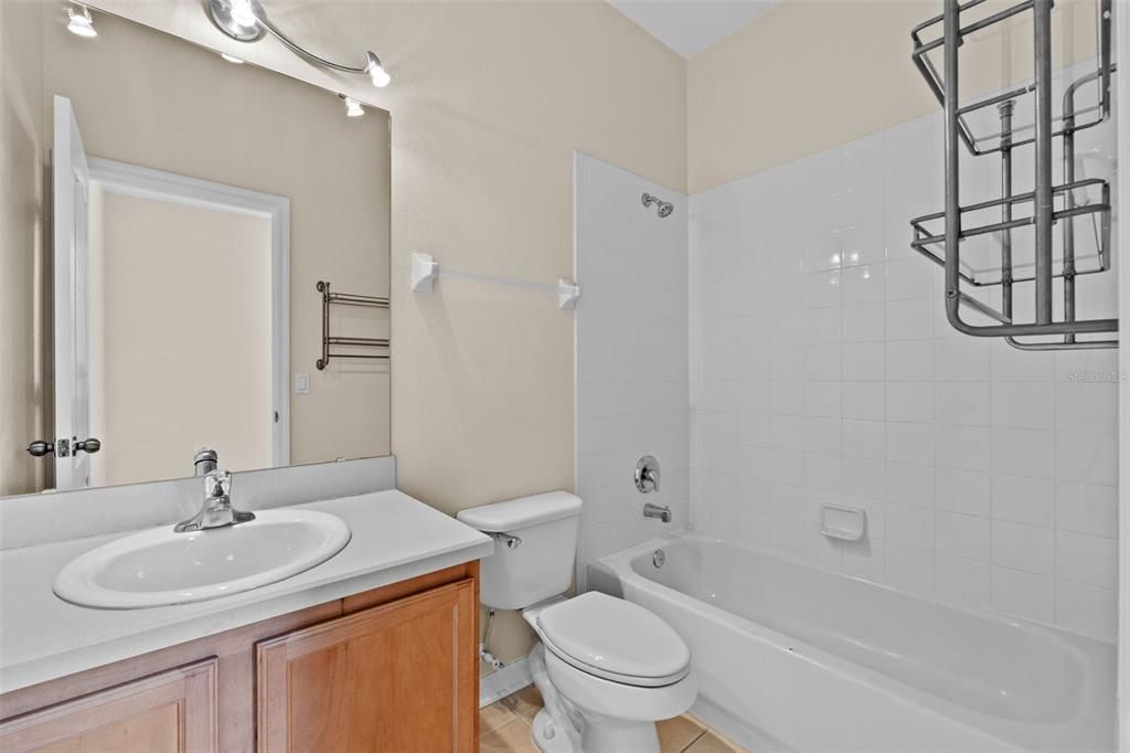 For Rent: $1,800 (2 beds, 2 baths, 1071 Square Feet)