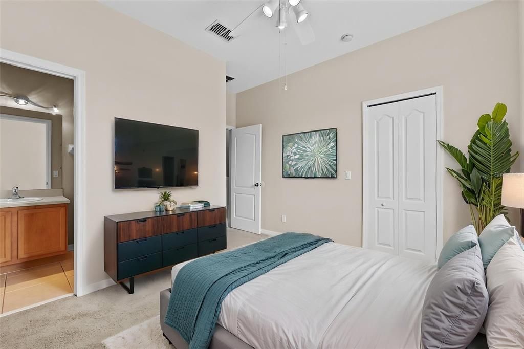 For Rent: $1,800 (2 beds, 2 baths, 1071 Square Feet)