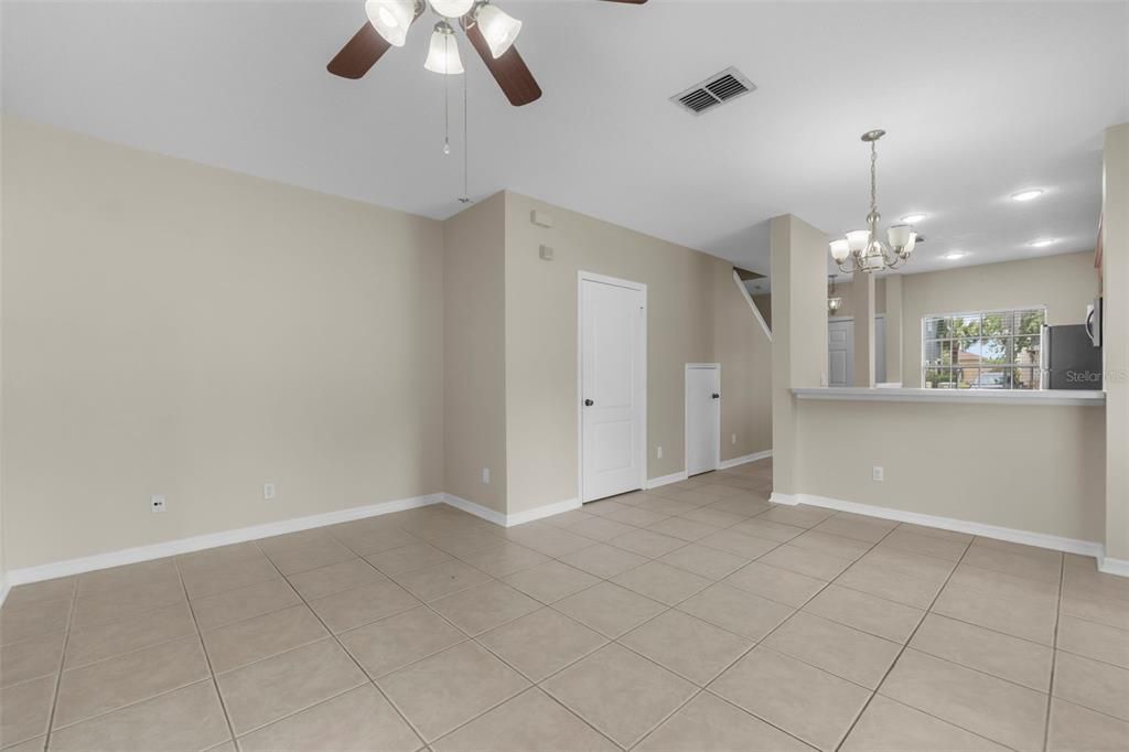 For Rent: $1,800 (2 beds, 2 baths, 1071 Square Feet)