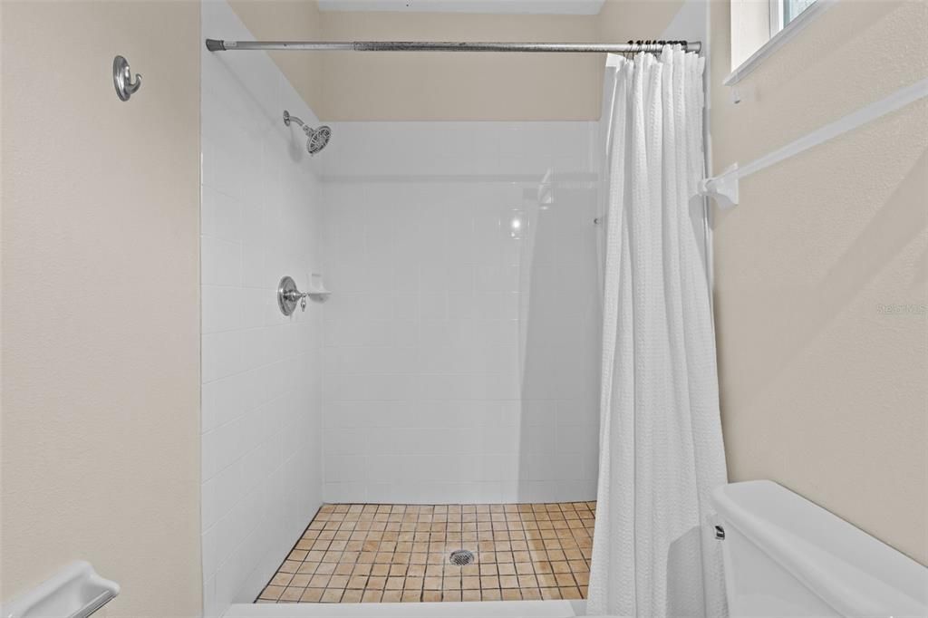 For Rent: $1,800 (2 beds, 2 baths, 1071 Square Feet)
