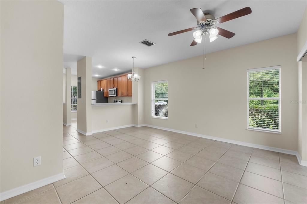 For Rent: $1,800 (2 beds, 2 baths, 1071 Square Feet)