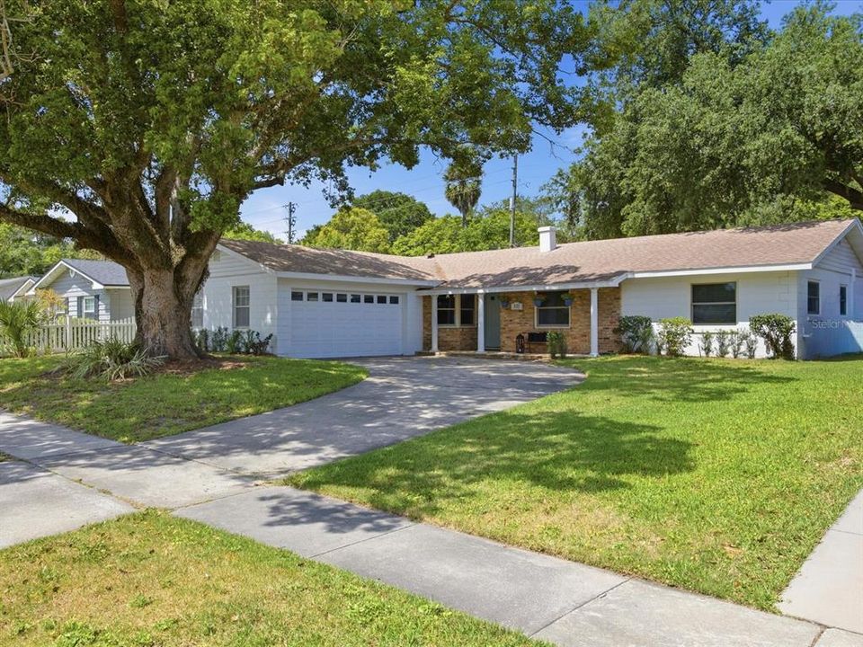 For Rent: $3,950 (4 beds, 2 baths, 1660 Square Feet)