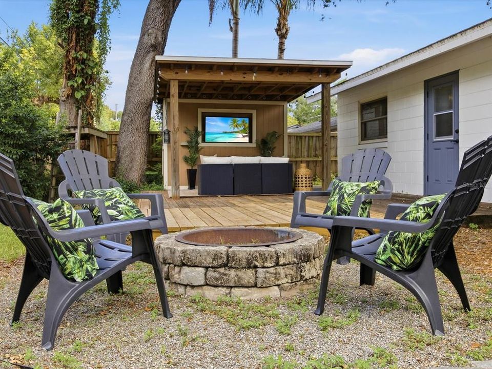 For Rent: $3,950 (4 beds, 2 baths, 1660 Square Feet)