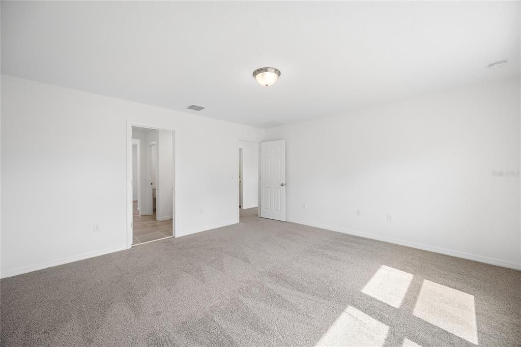 В аренду: $2,350 (4 спален, 2 ванн, 2343 Квадратных фут)