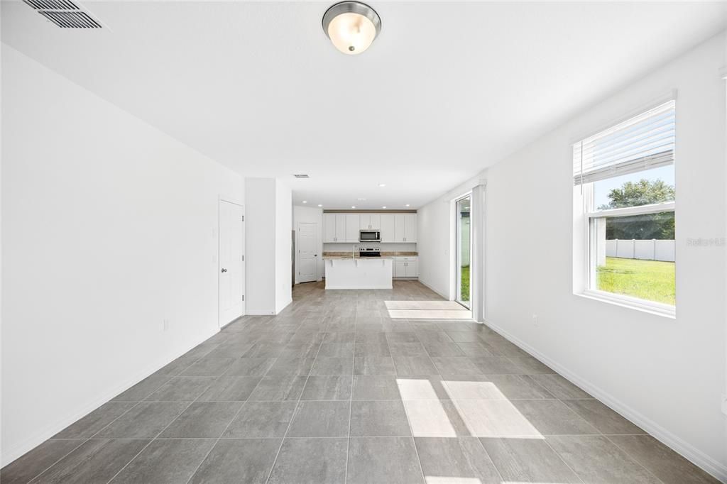 В аренду: $2,350 (4 спален, 2 ванн, 2343 Квадратных фут)
