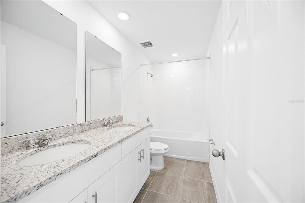 В аренду: $2,350 (4 спален, 2 ванн, 2343 Квадратных фут)