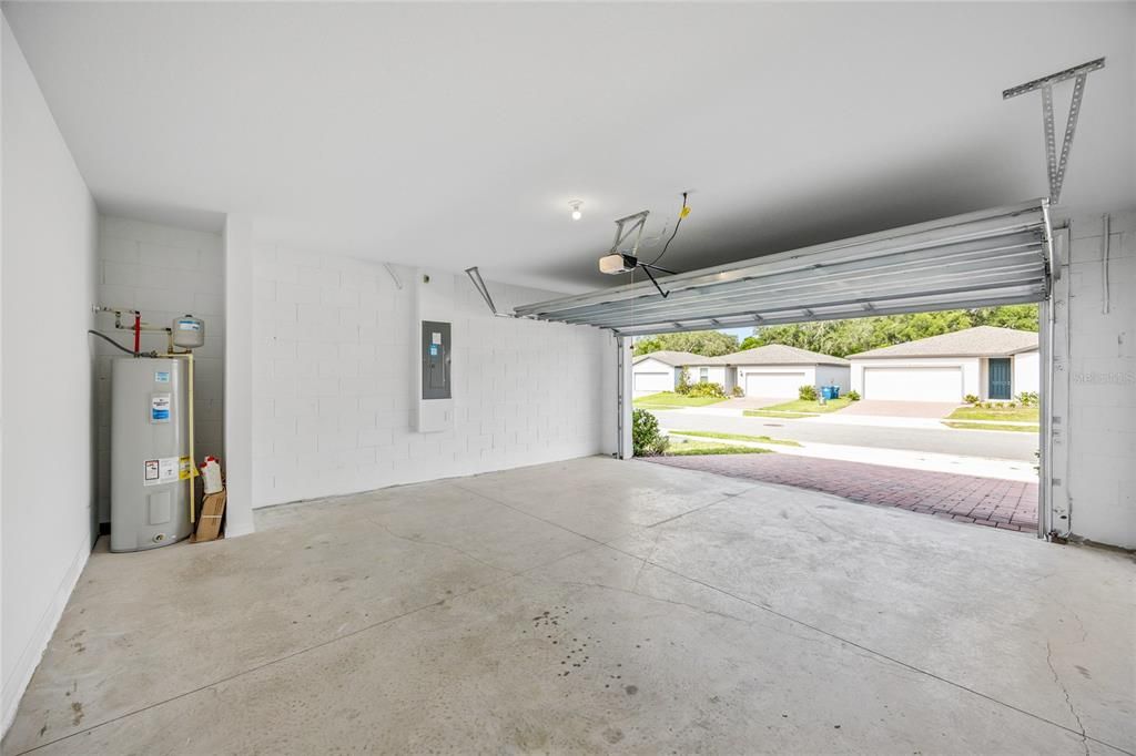 В аренду: $2,350 (4 спален, 2 ванн, 2343 Квадратных фут)
