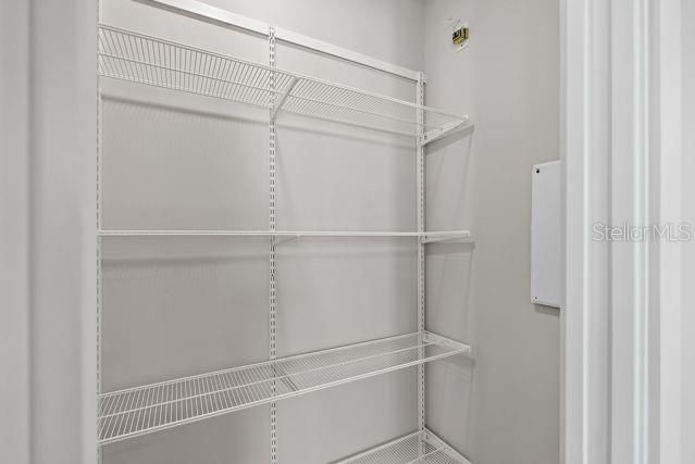 Activo con contrato: $850,000 (4 camas, 3 baños, 2340 Pies cuadrados)