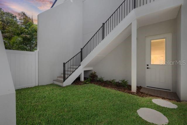 Activo con contrato: $850,000 (4 camas, 3 baños, 2340 Pies cuadrados)