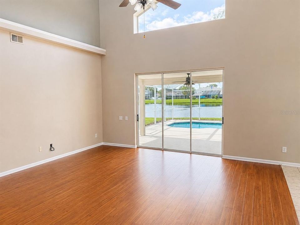 For Sale: $799,000 (5 beds, 2 baths, 3114 Square Feet)