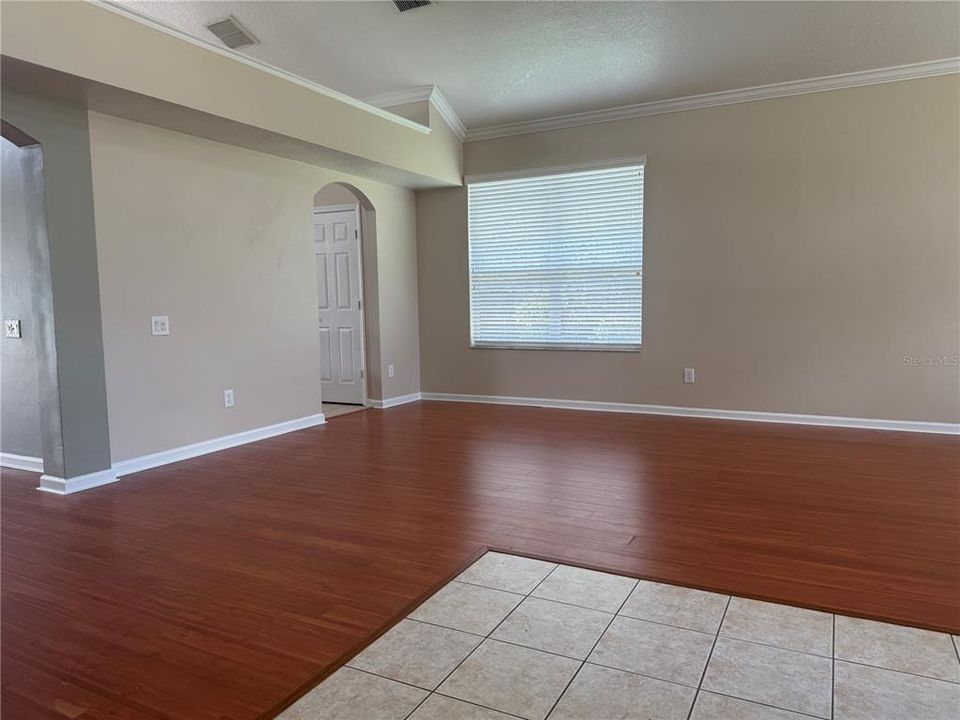 For Sale: $799,000 (5 beds, 2 baths, 3114 Square Feet)