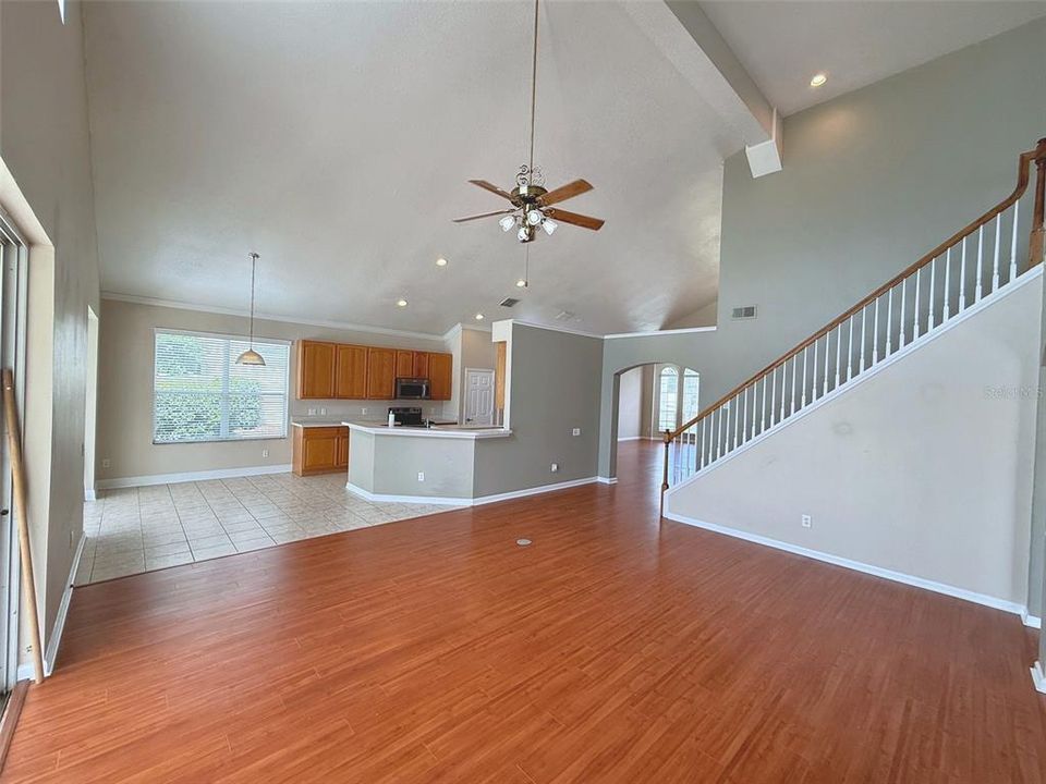 For Sale: $799,000 (5 beds, 2 baths, 3114 Square Feet)
