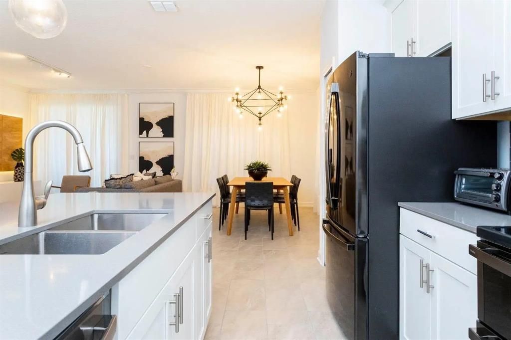 На продажу: $569,000 (5 спален, 4 ванн, 2168 Квадратных фут)