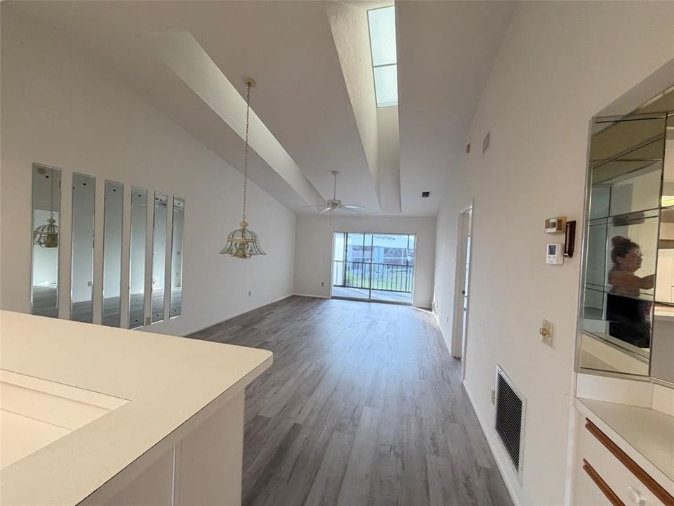 В аренду: $1,599 (2 спален, 2 ванн, 1092 Квадратных фут)