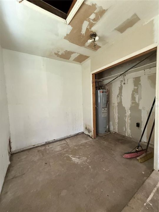 For Sale: $189,900 (3 beds, 2 baths, 1606 Square Feet)
