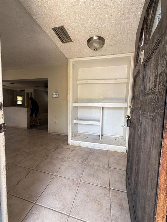 For Sale: $189,900 (3 beds, 2 baths, 1606 Square Feet)