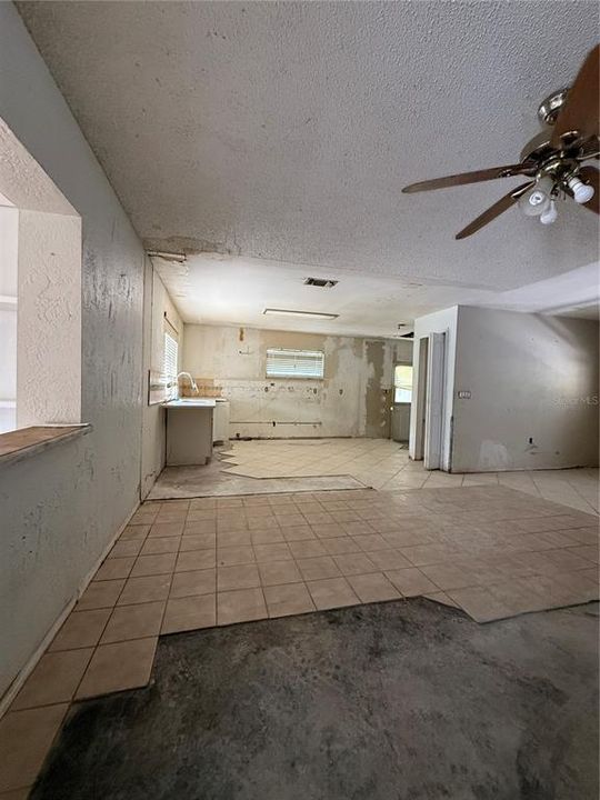For Sale: $189,900 (3 beds, 2 baths, 1606 Square Feet)