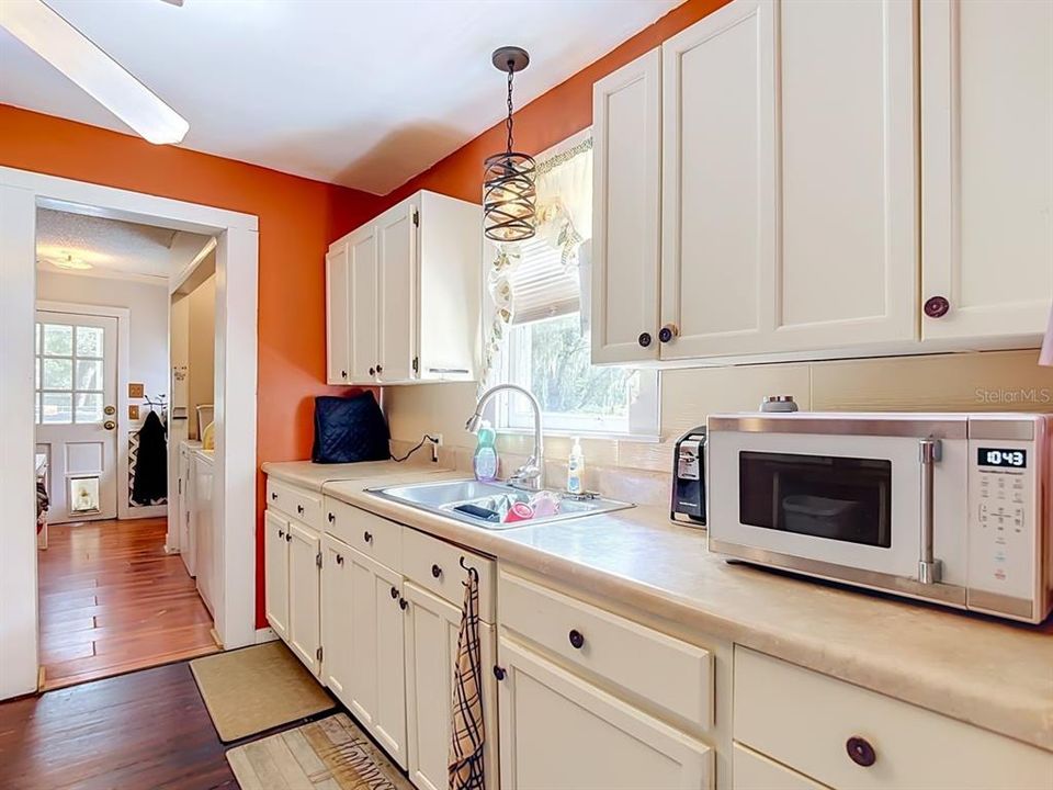 En Venta: $349,000 (4 camas, 2 baños, 1524 Pies cuadrados)