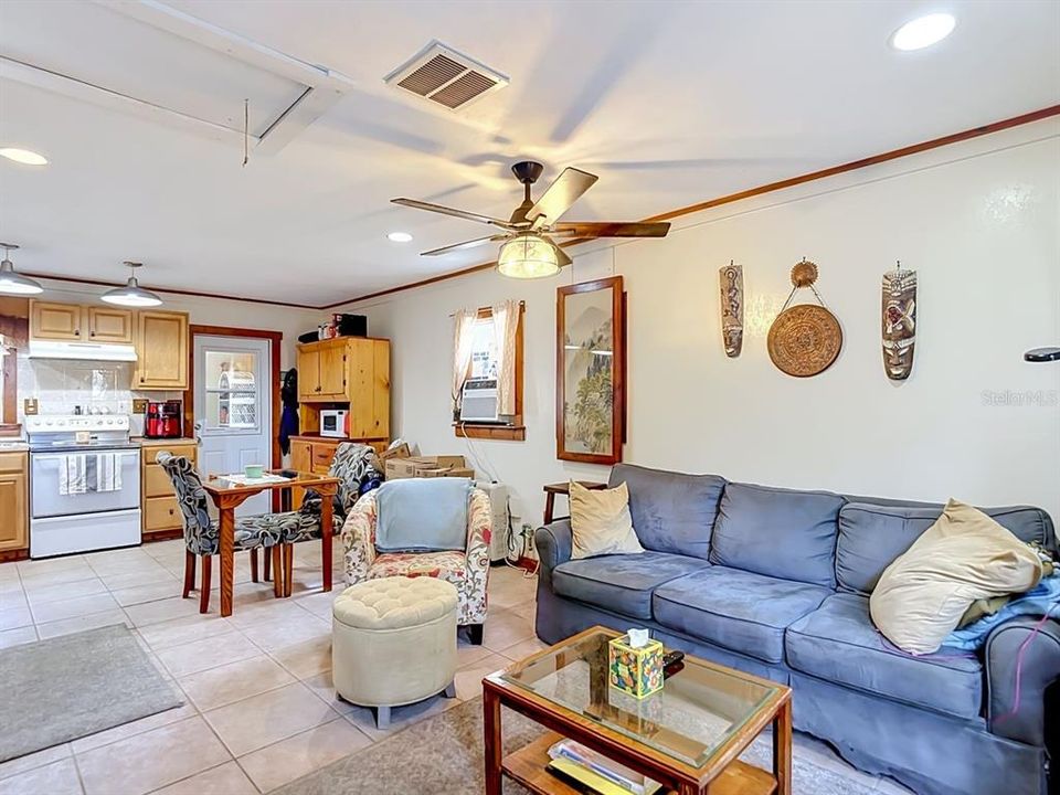 En Venta: $349,000 (4 camas, 2 baños, 1524 Pies cuadrados)