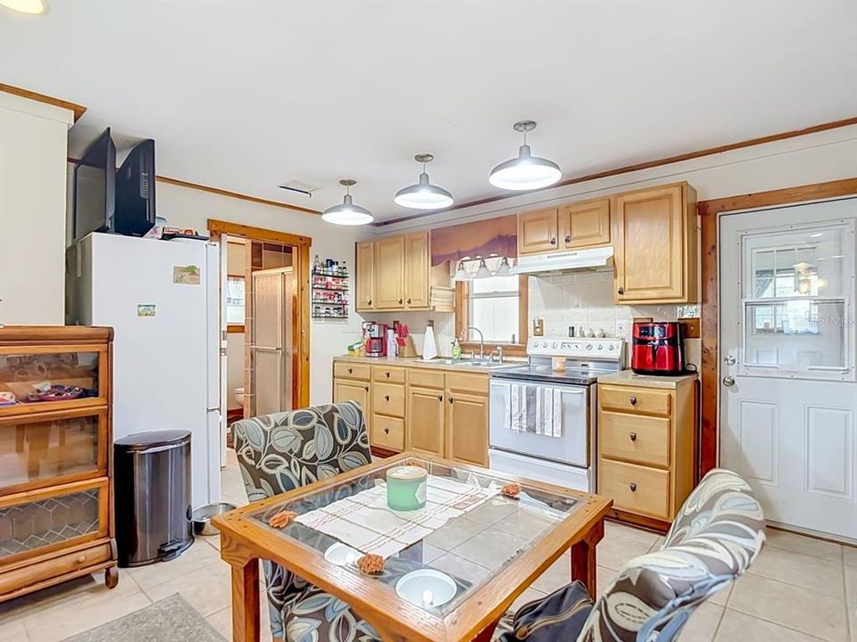 En Venta: $349,000 (4 camas, 2 baños, 1524 Pies cuadrados)