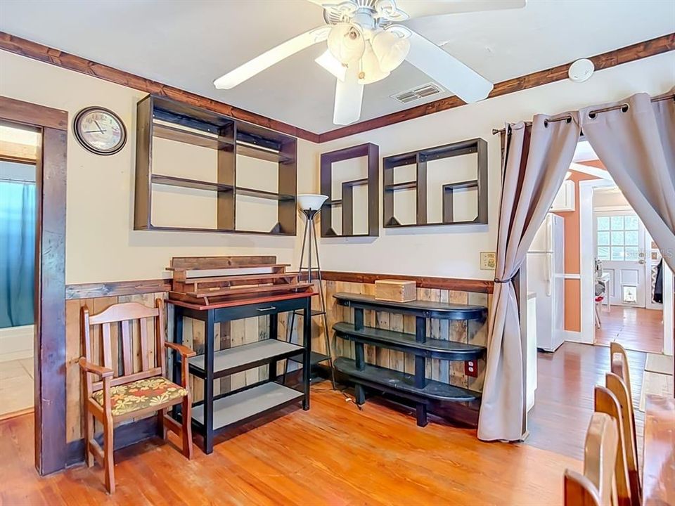 En Venta: $349,000 (4 camas, 2 baños, 1524 Pies cuadrados)