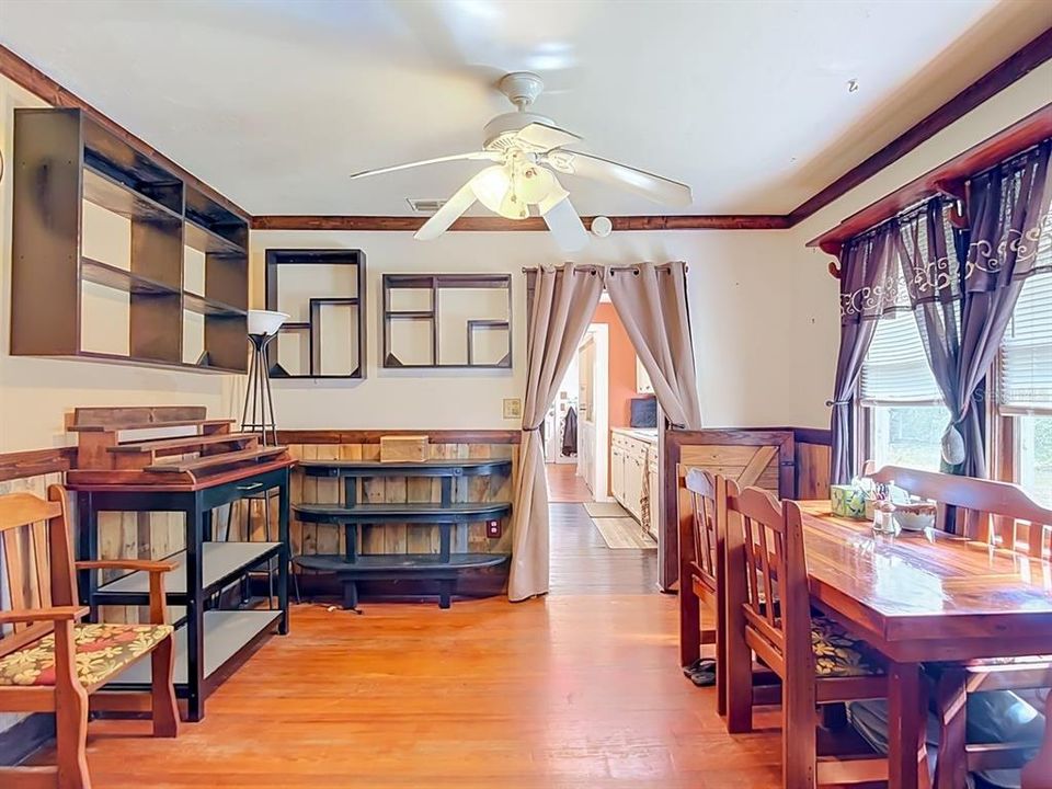 En Venta: $349,000 (4 camas, 2 baños, 1524 Pies cuadrados)