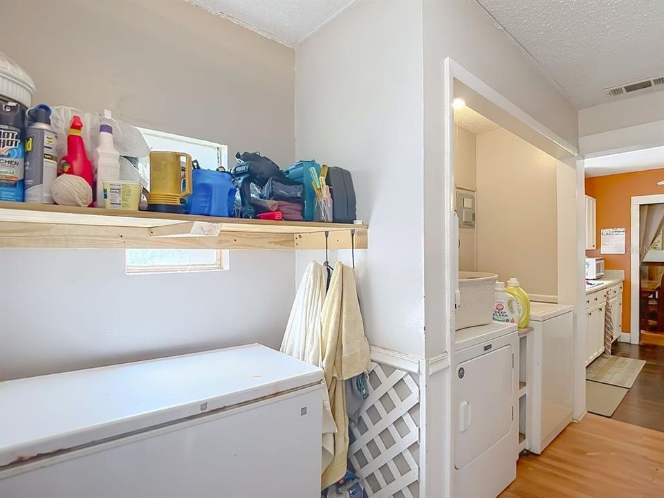 En Venta: $349,000 (4 camas, 2 baños, 1524 Pies cuadrados)