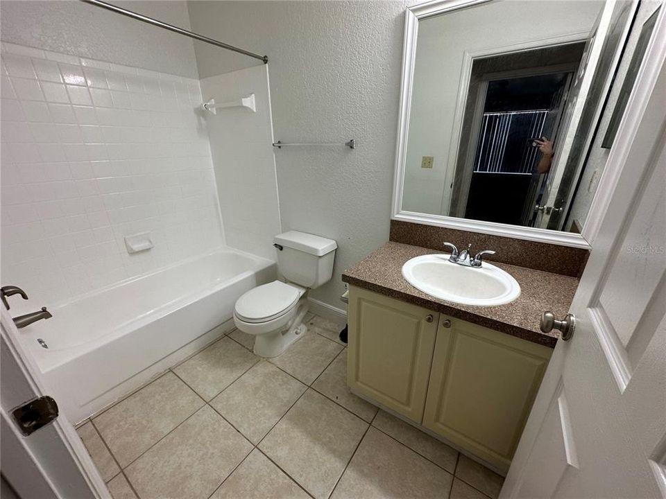 For Sale: $163,000 (1 beds, 1 baths, 650 Square Feet)